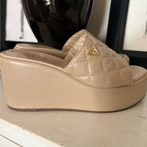 GUESS Women's Quilted Wedge Sandals - Tan